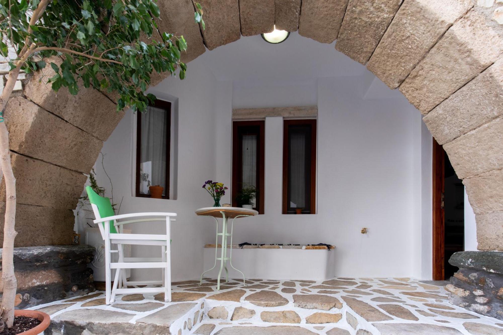 อาร์โค นาซอส ลักชัวรี อพาร์ตเมนต์ Aparthotel Naxos City ภายนอก รูปภาพ